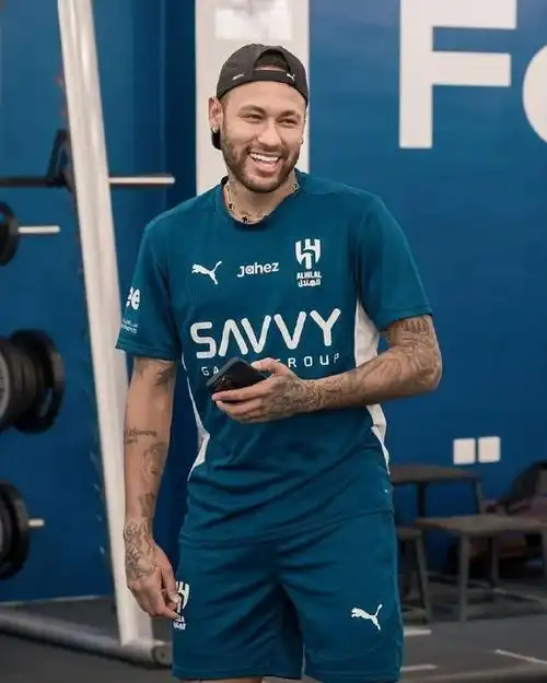 手在英超依 手在英超依