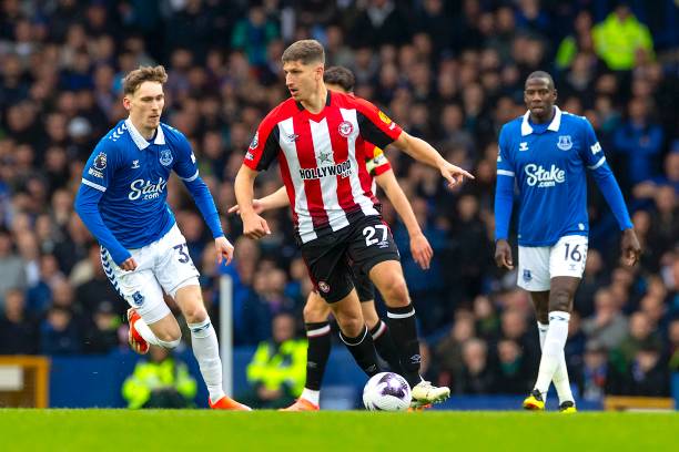 更为当前形 更为当前形