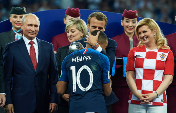 新的姿态迎 新的姿态迎